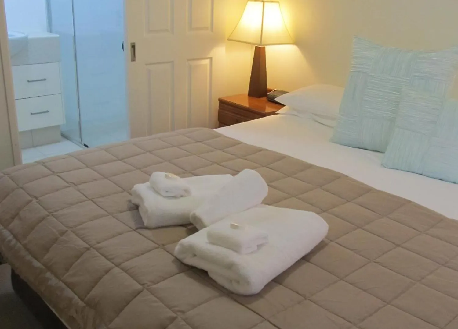 *** Aparthotel Costa D'Ora Holiday Apartments Gold Coast Australia